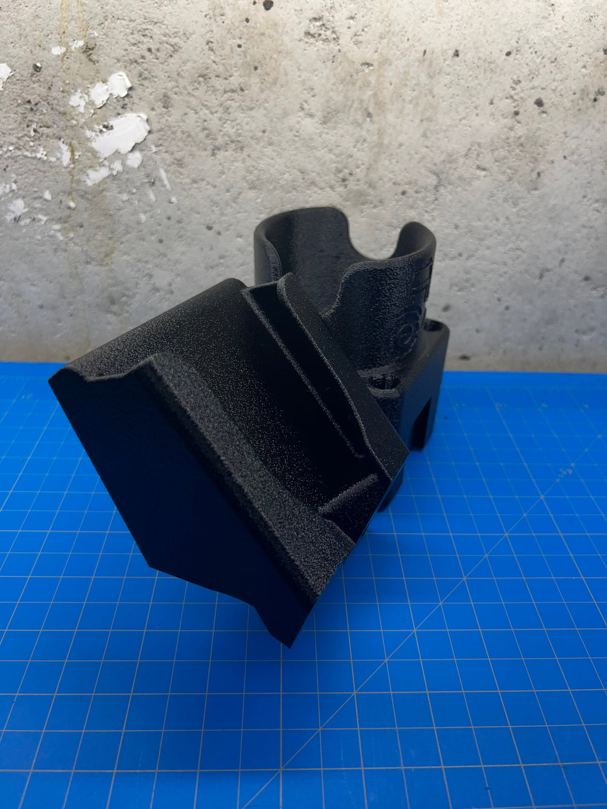 Snap Sip Left Side Phone Holder