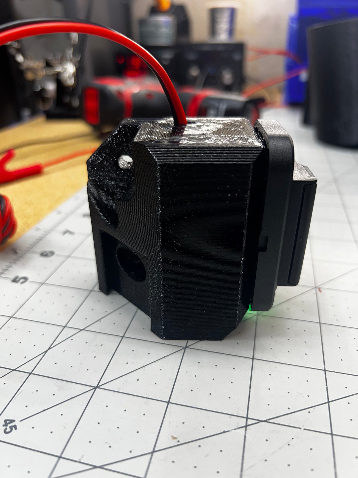 Snap Sip Universal Vertical Post Mount