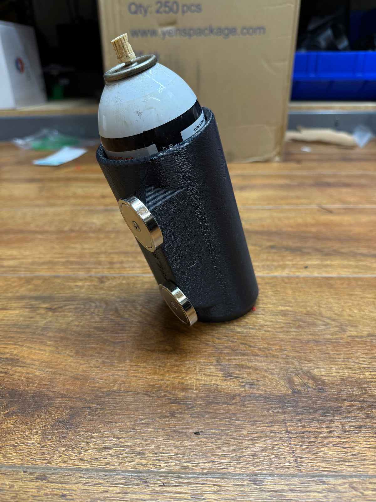 Single Spray Can Magnetic Holder