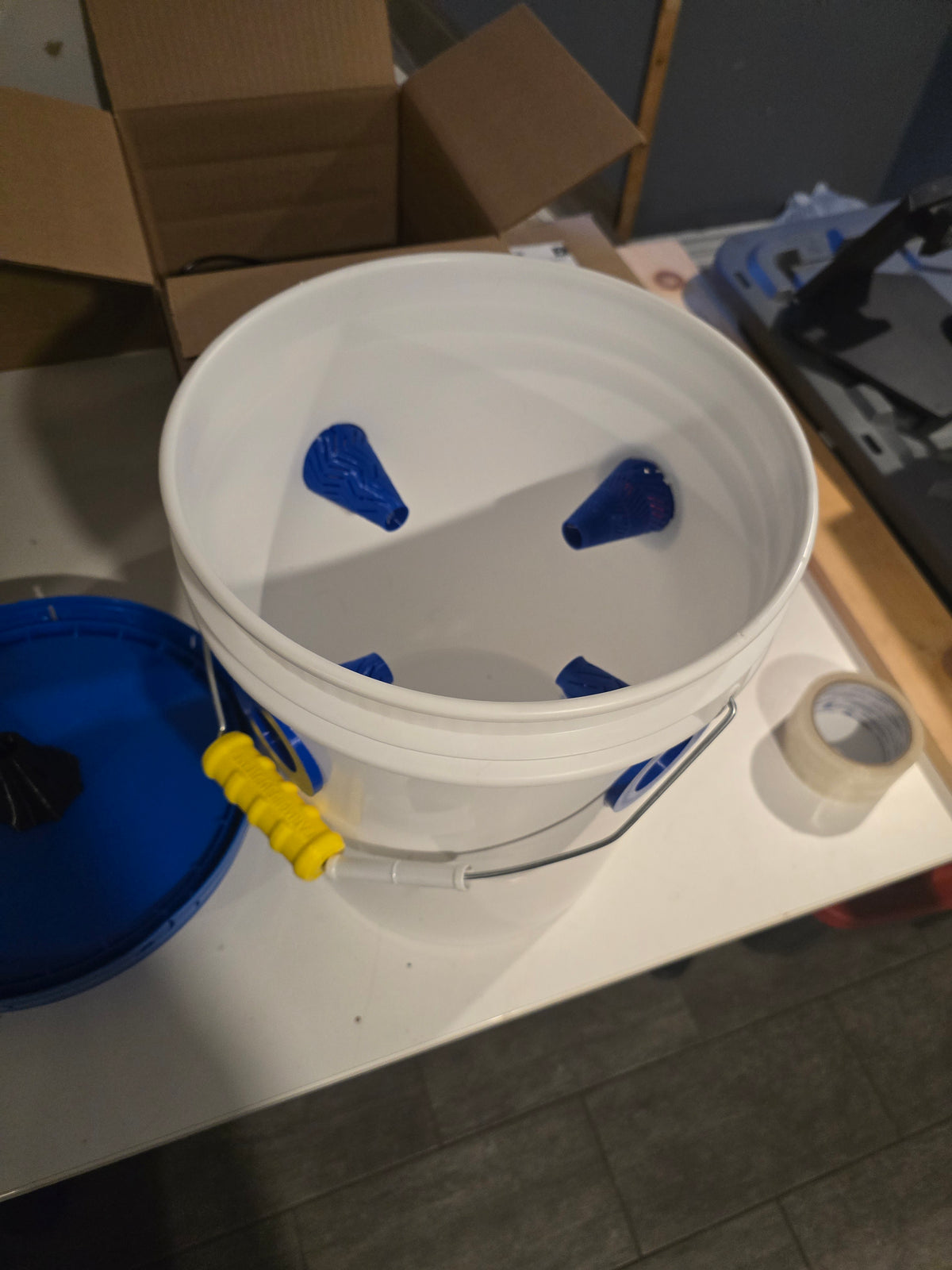 🪰All-In-One 5 Gallon Bucket Fly Trap – Fully Assembled🪰