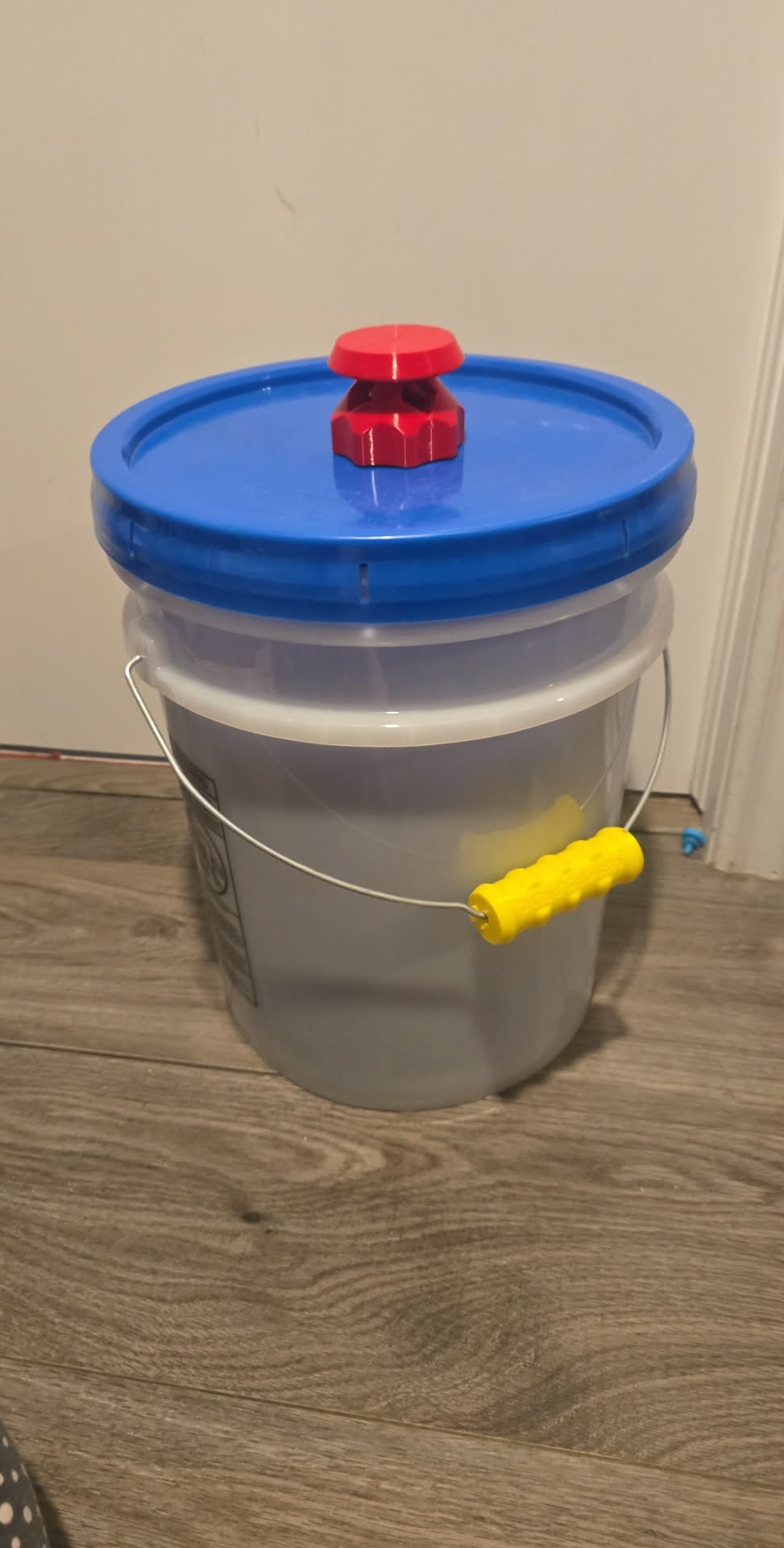🪰All-In-One 5 Gallon Bucket Fly Trap – Fully Assembled🪰